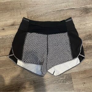 Lululemon Real Quick Short Perforated 3”